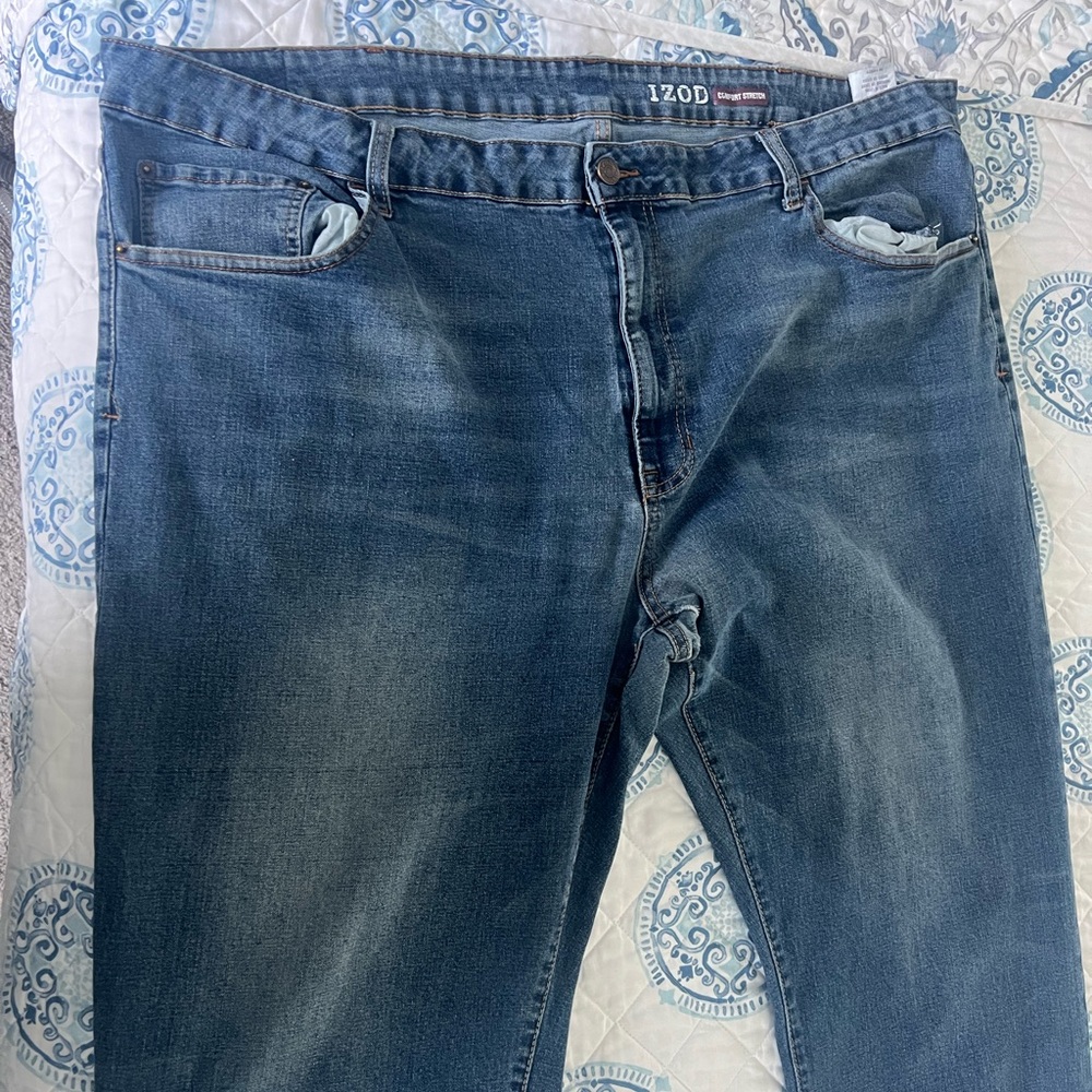 Izod relaxed fit 48x30 jeans